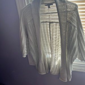 Size small banana republic off white short sleeved cardigan
